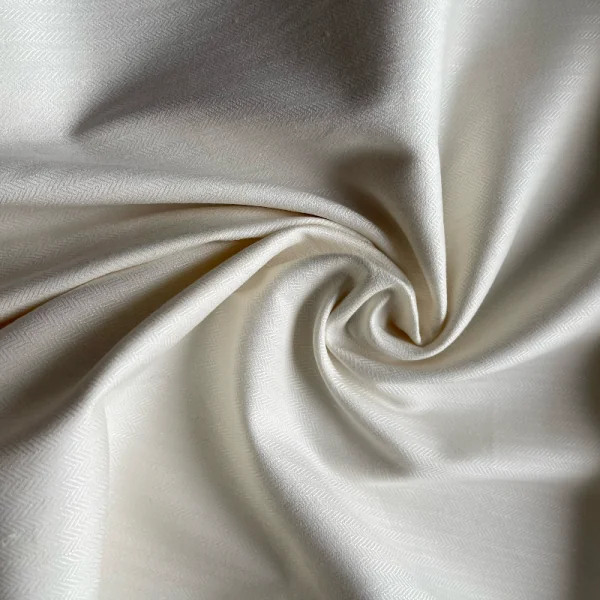 Itališkas, elastingas "pieno" spalvos džinsas 009606