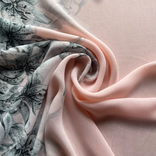 Prabangus, elegantiškas, labai švelnus, rožinis gėlėtas šifonas