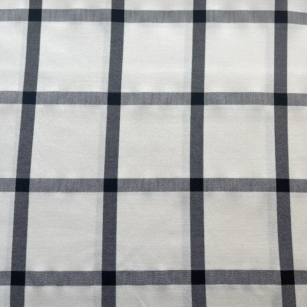 Elegantiškas, juodai baltas languotas kostiuminis audinys