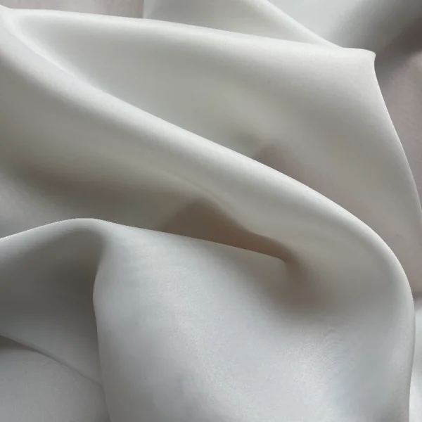 Balta blizgi organza