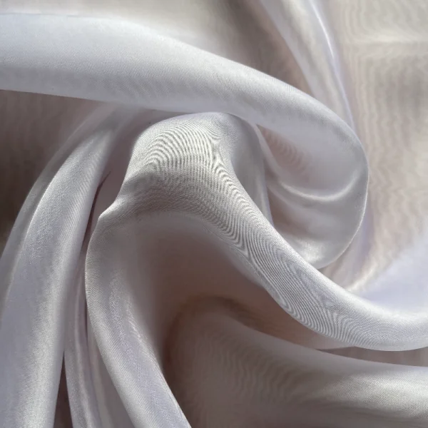 Balta, plona, labai blizgi organza
