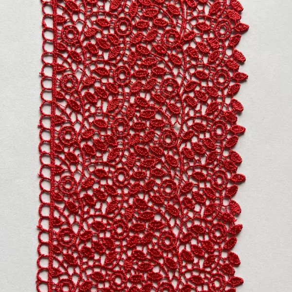 Raudonas nėrinys 11 cm