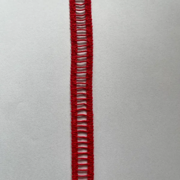 Raudona dekoratyvinė juostelė 2 cm