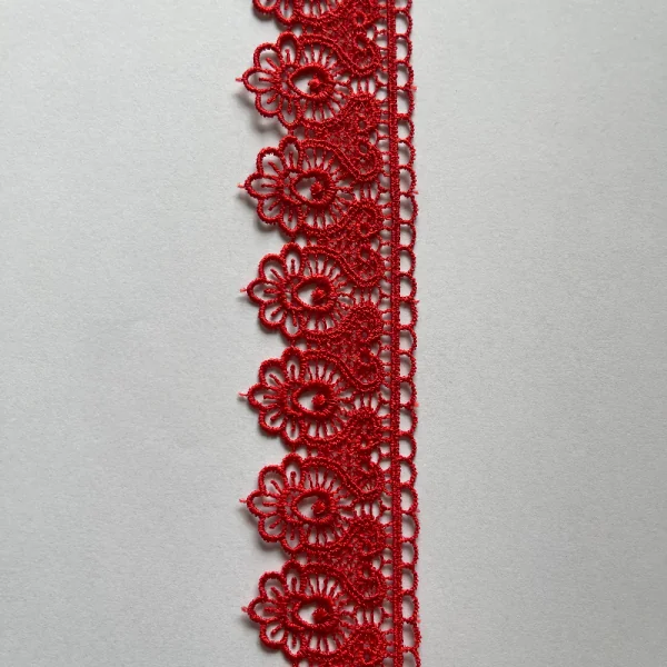Raudonas nėrinys 4 cm 006997