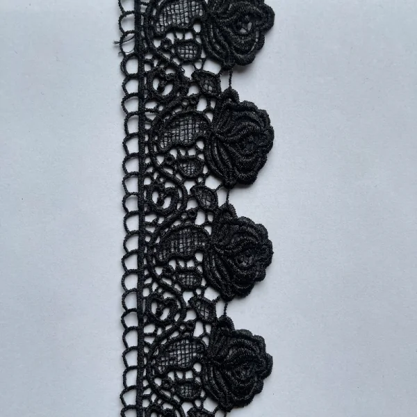 Juodas nėrinys 7,5 cm 006442