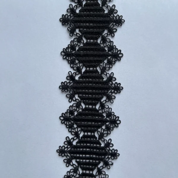 Juodas nėrinys 6,5 cm 011475