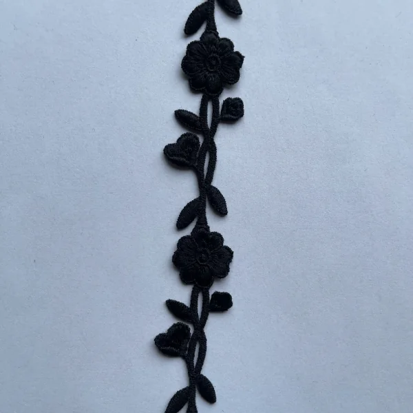 Juoda dekoratyvinė juostelė 2,5 cm