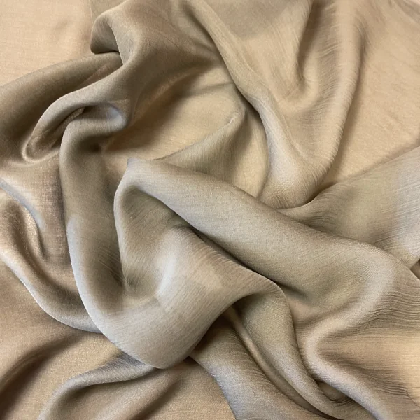 Itališkas, labai plonas chaki spalvos šifoninis šilkas 009785