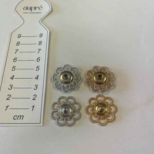 Prisiuvamos dekoratyvinės spaudės 27mm| 2 spalvos 000434