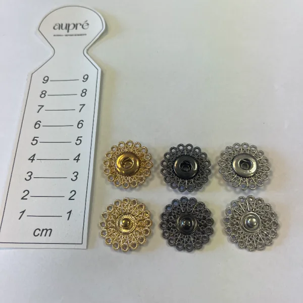 Prisiuvamos dekoratyvinės spaudės 24mm| 3 spalvos 000434