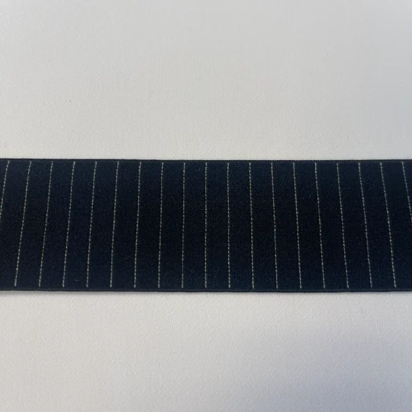 Juoda dryžuota guma 4cm 012904