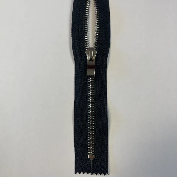 Juodas metalinis užtrauktukas nr. 5, 18cm, neatidaromas 007511