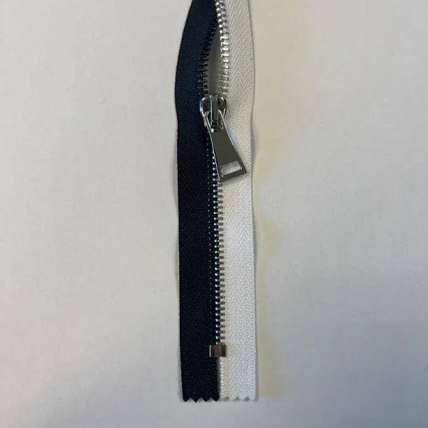Metalinis užtrauktukas juoda - balta nr. 5, 16cm, neatidaromas 008729