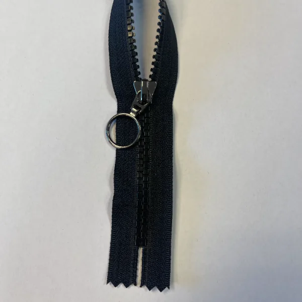 Juodas YKK traktorinis užtrauktukas nr. 5, 15cm, neatidaromas 007708