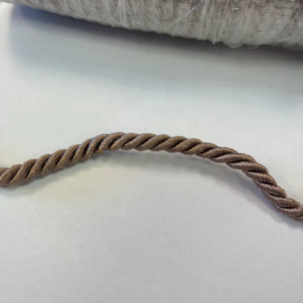 Ruda virvė 7mm 000090