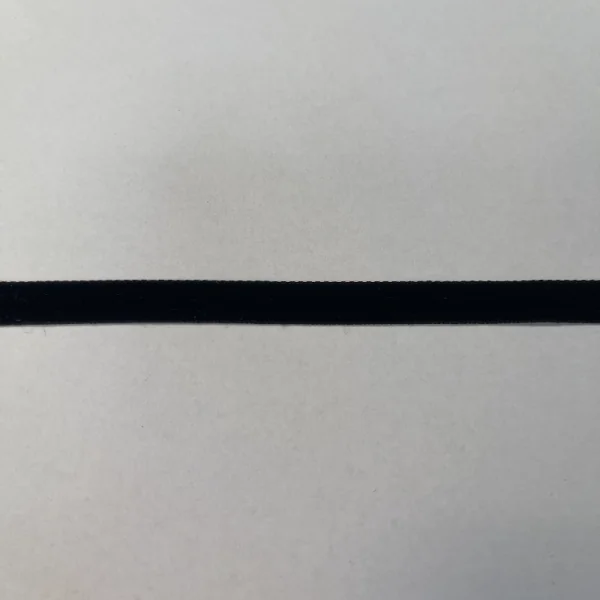 Aksominė juostelė 1cm 009935