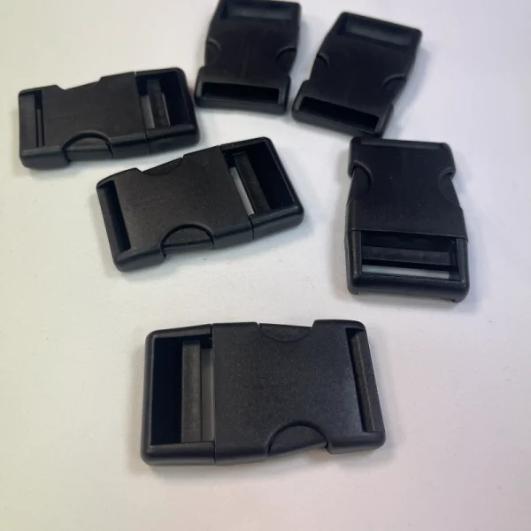 Plastikinė sagtis 3cm 013281