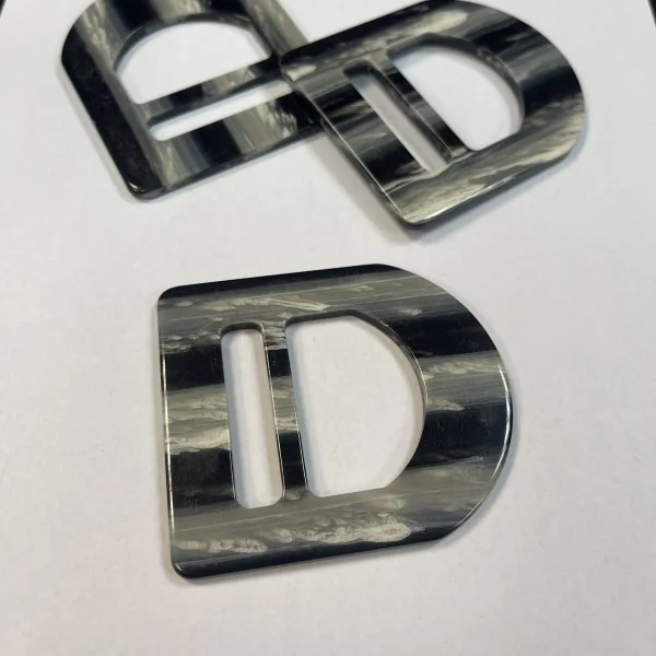 Dekoratyvinė sagtis diržui plastmasinė 4,5cm 000418