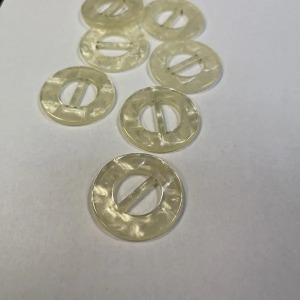 Dekoratyvinė sagtis diržui plastmasinė 2cm 000414