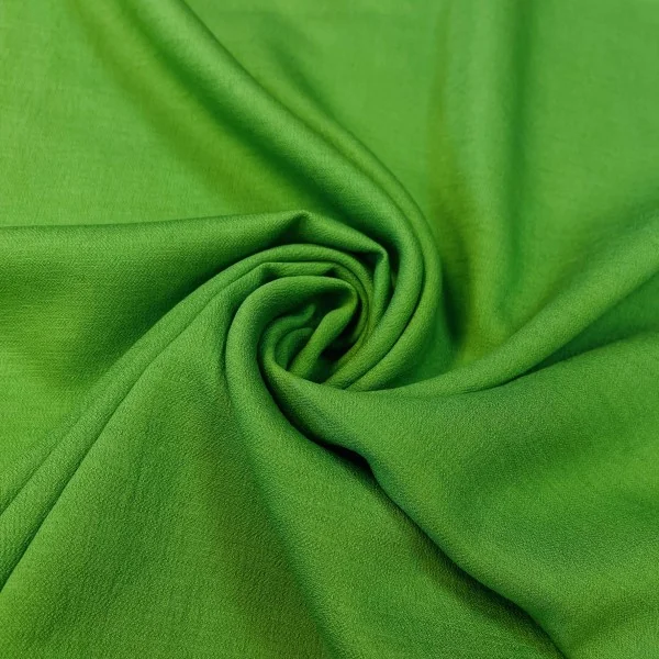 Prabangi žalia itališka viskozė su tencel 013929