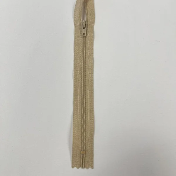 YKK spiralinis užtrauktukas nr.3 smėlio