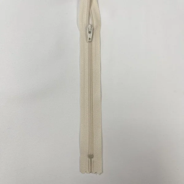 YKK spiralinis užtrauktukas nr.3 kūno spalvos