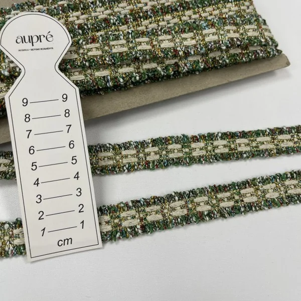 Dekoratyvinė žalia chanel juostelė (1vnt.-1,80) 014429