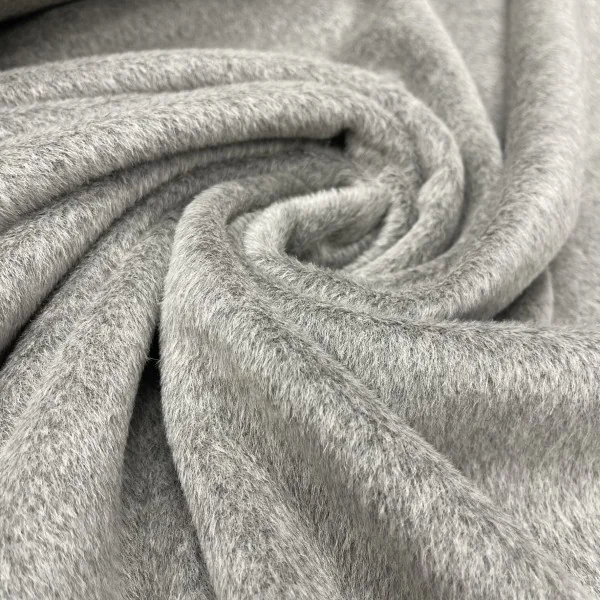 Prabangi itališka šviesiai pilka alpaka 014441