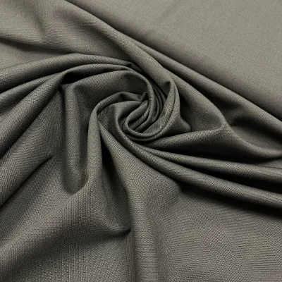 Itališka, tamsiai pilka...