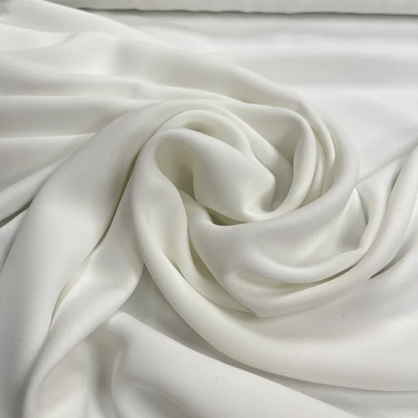 Itališkas, plonas, pieno spalvos vestuvinis krepas 014175