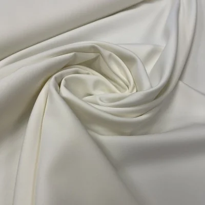 Itališkas, pieno spalvos...